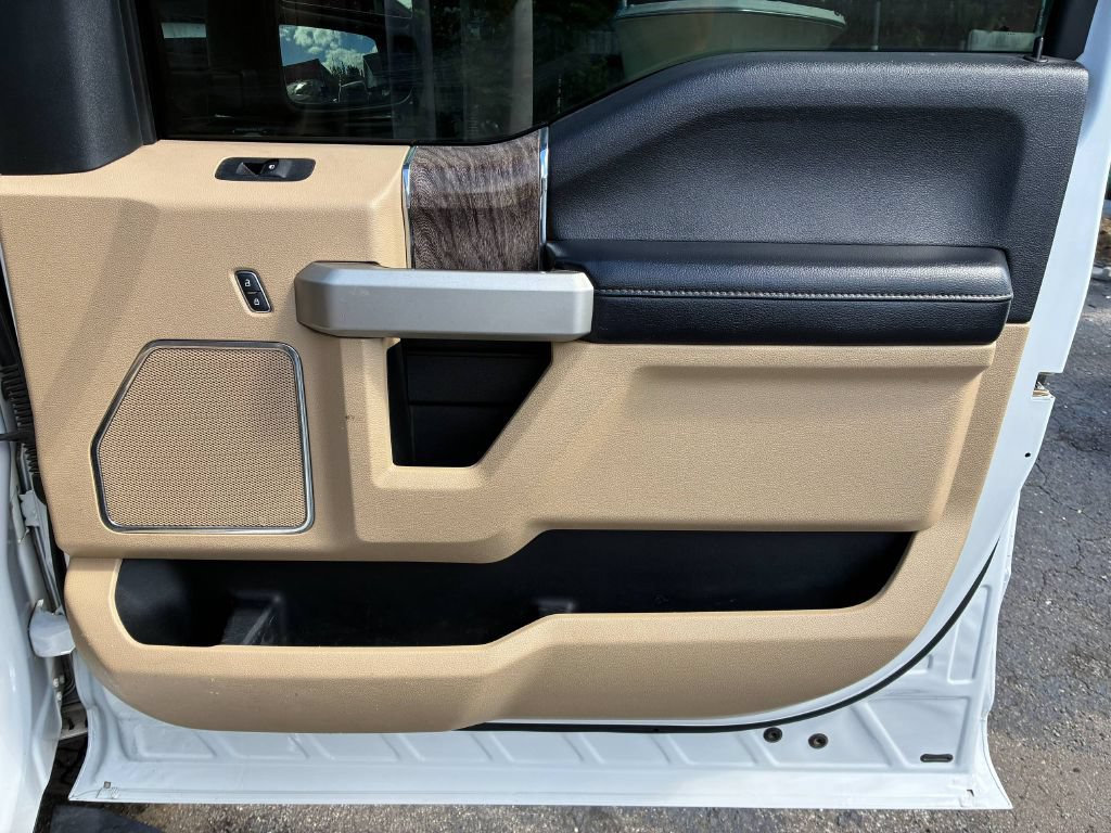 Used 2019 Ford F250 Lariat w/ Lariat Ultimate Package AWD/4WD image 17
