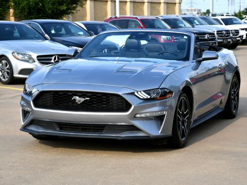 Used 2023 Ford Mustang Premium image 2