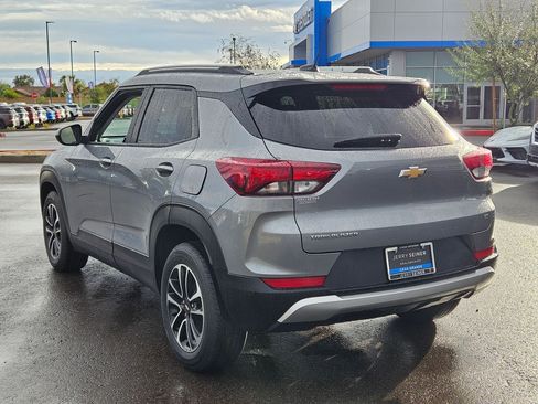 Used 2026 Chevrolet TrailBlazer LT image 3