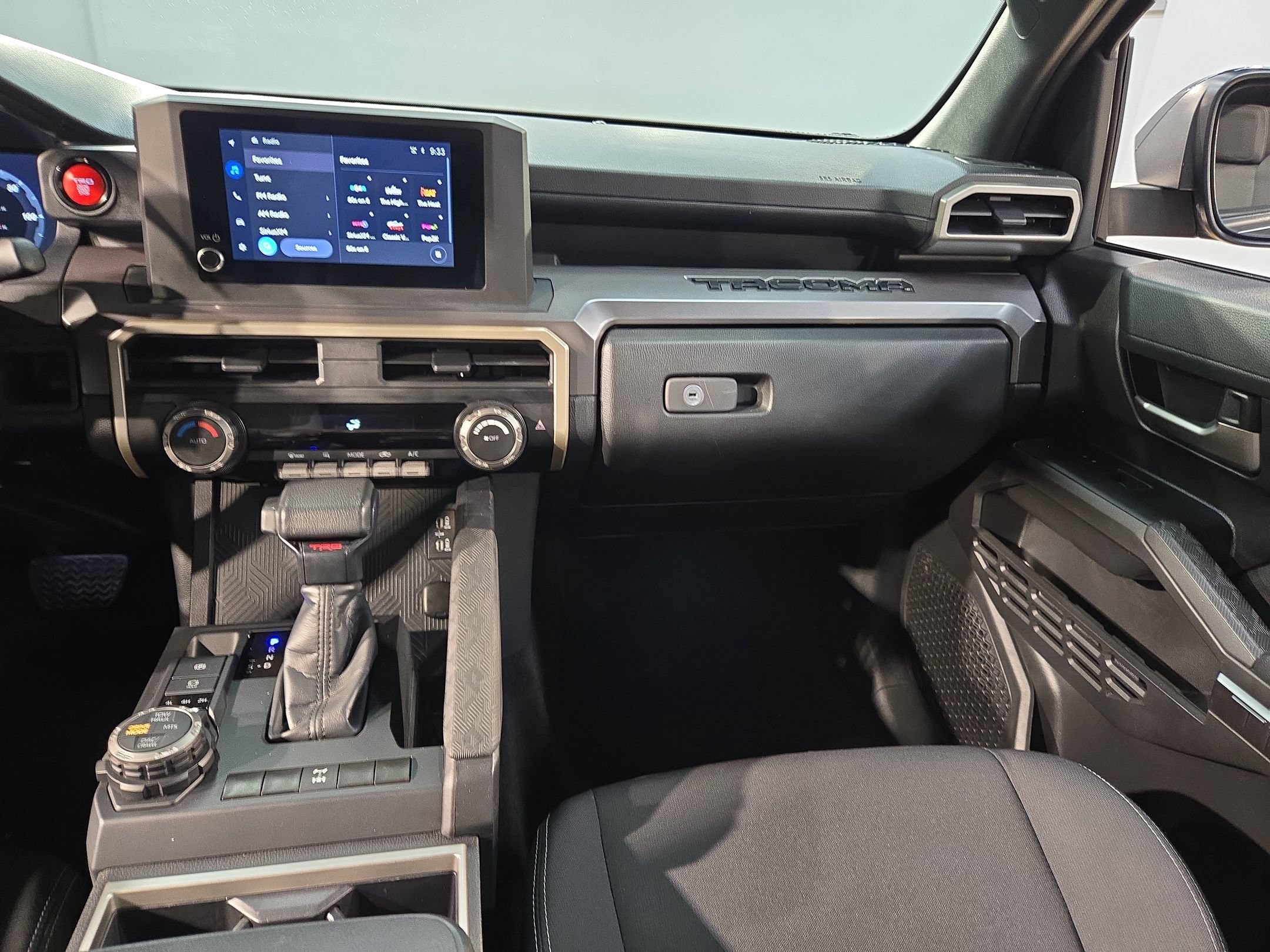 Certified 2025 Toyota Tacoma TRD Off-Road AWD/4WD image 11