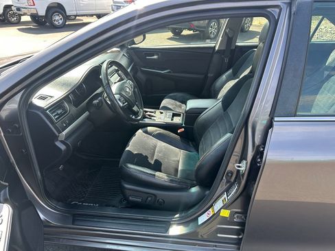 Used 2017 Toyota Camry XSE w/ Moonroof Package FWD image 13