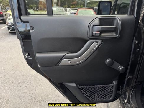 Used 2018 Jeep Wrangler Unlimited Sport AWD/4WD image 26