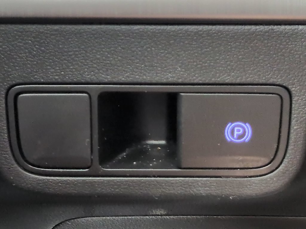 Used 2025 Hyundai Kona SEL FWD image 37