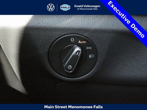 New 2025 Volkswagen Jetta SE image 12