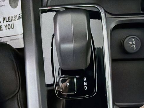 Certified 2024 Volvo XC60 B5 Plus w/ Protection Package Premier AWD/4WD image 17