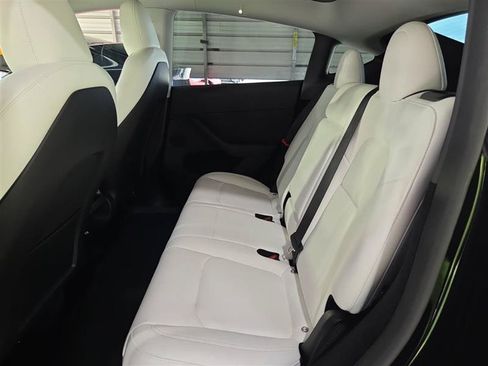 Used 2024 Tesla Model Y Long Range AWD/4WD image 4