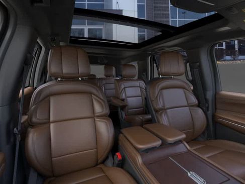 New 2026 Lincoln Navigator Reserve AWD/4WD image 9