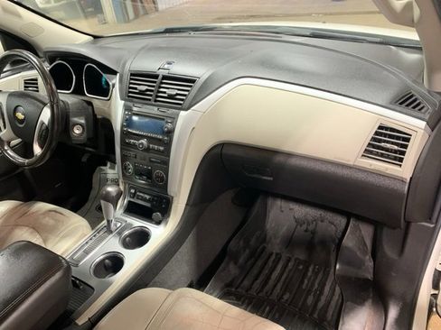 Used 2011 Chevrolet Traverse LTZ image 24