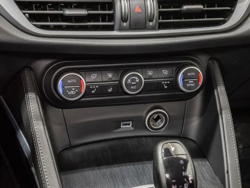 Used 2019 Alfa Romeo Stelvio AWD image 14