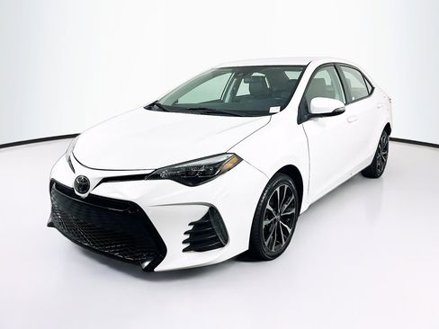 Used 2019 Toyota Corolla SE FWD image 3