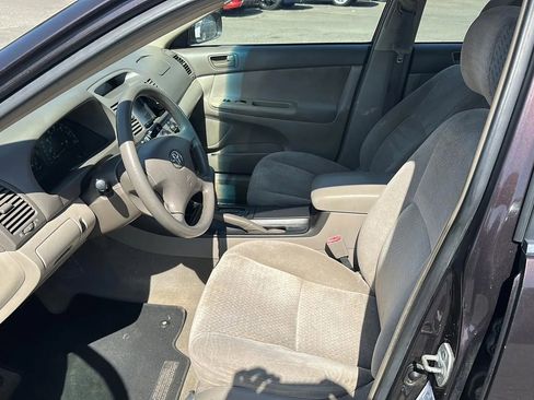 Used 2002 Toyota Camry LE image 7