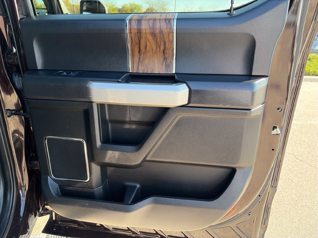 Used 2019 Ford F150 Lariat w/ Equipment Group 502A Luxury AWD/4WD image 32