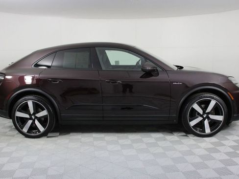 Certified 2025 Porsche Macan Electric RWD image 8