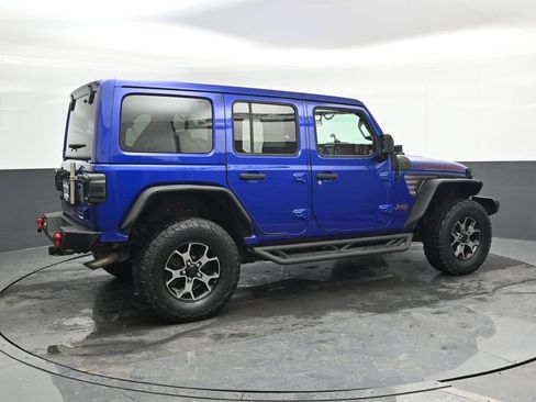 Used 2018 Jeep Wrangler Unlimited Rubicon w/ Cold Weather Group image 2