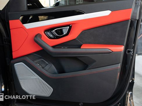 Used 2021 Lamborghini Urus image 27