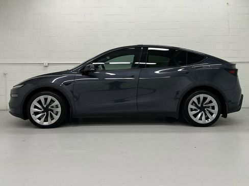 Used 2026 Tesla Model Y Long Range image 3