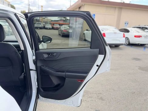 Used 2022 Ford Escape SE FWD image 28