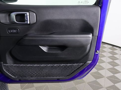 Used 2020 Jeep Wrangler Unlimited Sahara w/ LED Lighting Group image 17