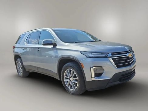 Used 2023 Chevrolet Traverse LT FWD image 3