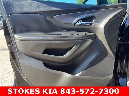 Used 2021 Buick Encore Preferred w/ Safety Package image 20