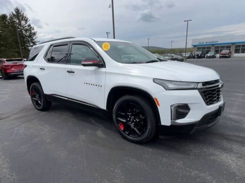Certified 2023 Chevrolet Traverse Premier w/ Redline Edition AWD/4WD image 2