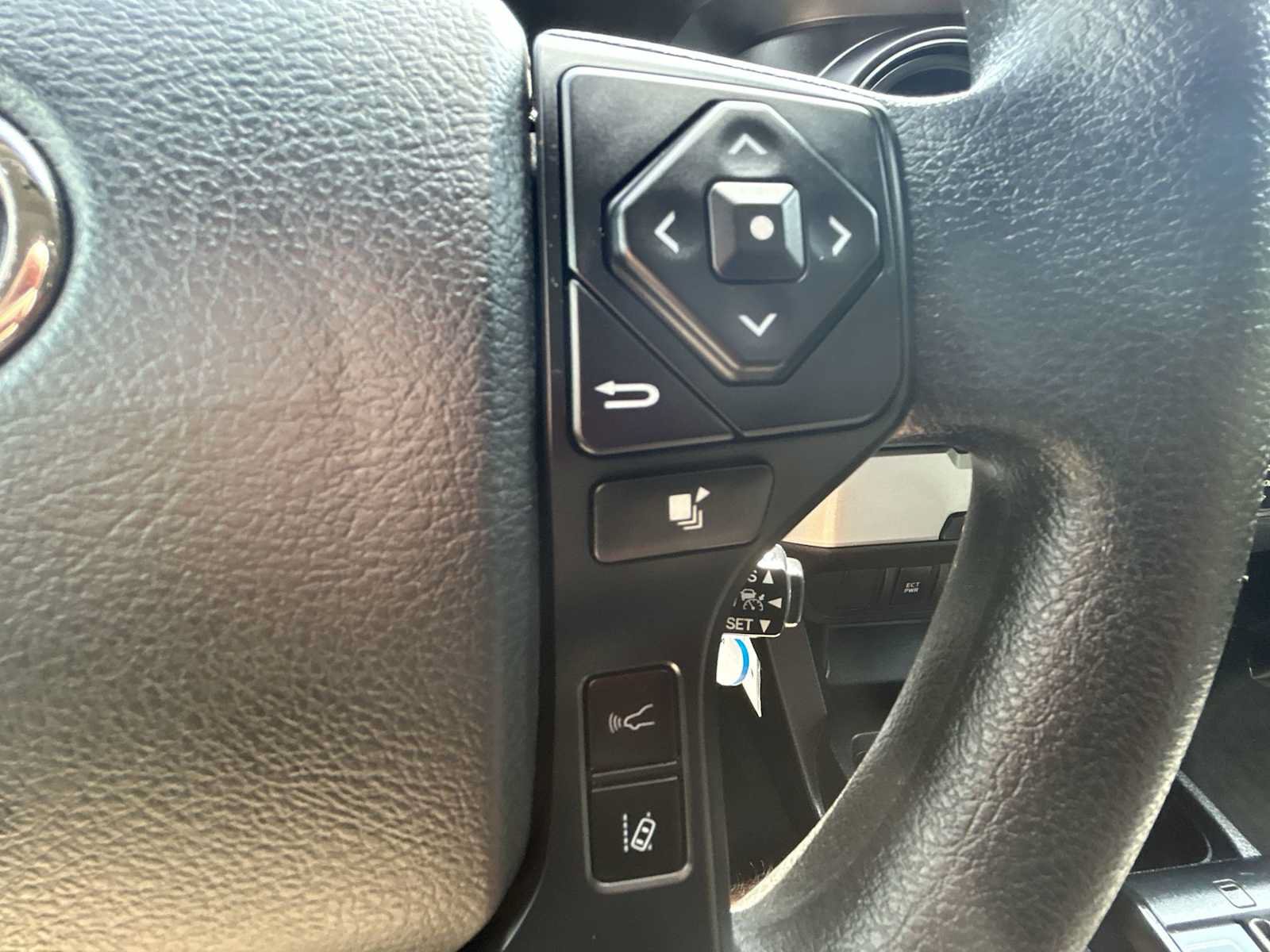 Used 2020 Toyota Tacoma SR w/ SR Convenience Package RWD image 16
