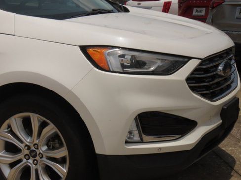 Used 2020 Ford Edge Titanium FWD image 5