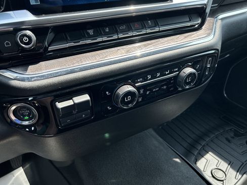 Used 2024 Chevrolet Silverado 2500 LTZ AWD/4WD image 30