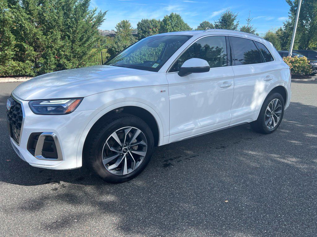 Used 2023 Audi Q5 2.0T Premium Plus w/ Premium Plus Package AWD/4WD image 1