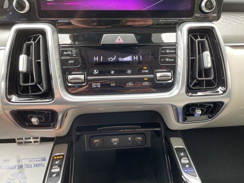 Certified 2023 Kia Sorento SX Prestige w/ Panoramic Sunroof Package AWD/4WD image 15