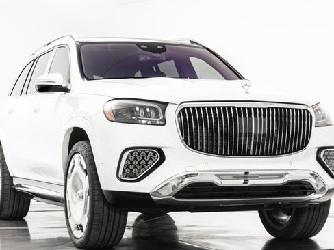 Used 2024 Mercedes-Benz Maybach GLS 600 4MATIC image 3