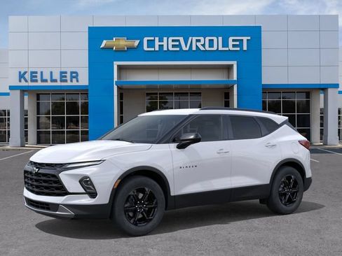 New 2026 Chevrolet Blazer LT w/ Convenience Package FWD image 2