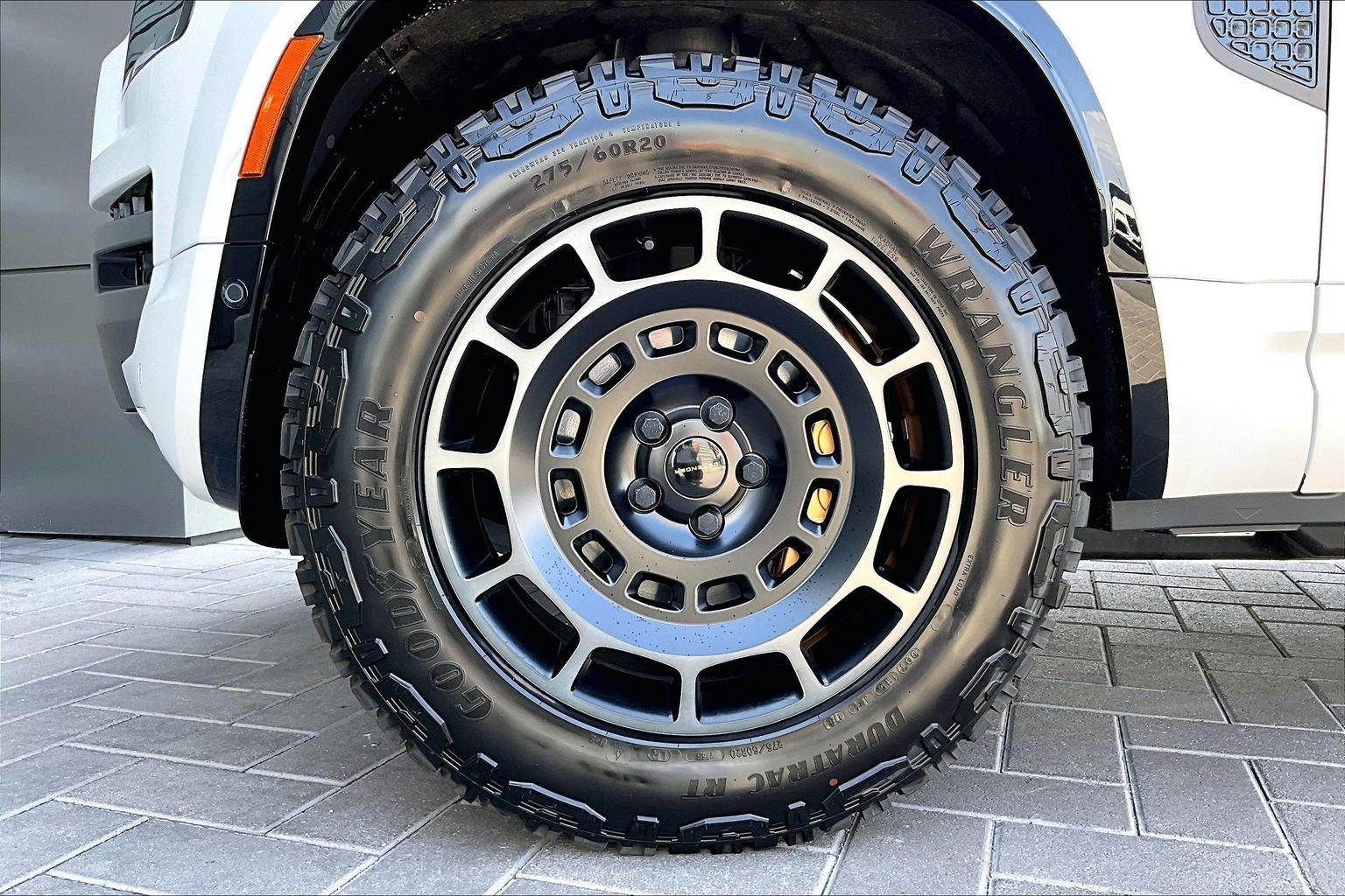 New 2026 Land Rover Defender 110 OCTA AWD/4WD image 12
