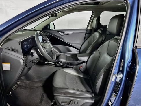 Certified 2023 Kia Niro Wave FWD image 12