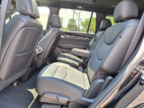 Used 2024 Cadillac XT6 Premium Luxury w/ Technology Package AWD/4WD image 15