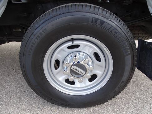 Used 2025 Ford F250 4x4 Crew Cab XL image 46