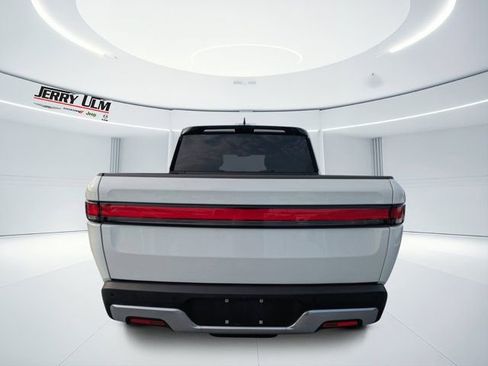 Used 2022 Rivian R1T Adventure image 4