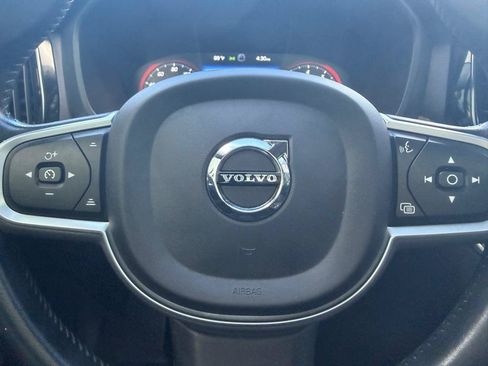 Used 2021 Volvo XC60 T5 Momentum w/ Premium Package FWD image 21