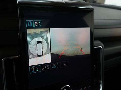 Used 2025 GMC Yukon XL Denali w/ Sun & Power Step Package AWD/4WD image 23