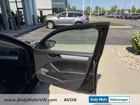 Used 2012 Volkswagen Passat 2.5 SE FWD image 16