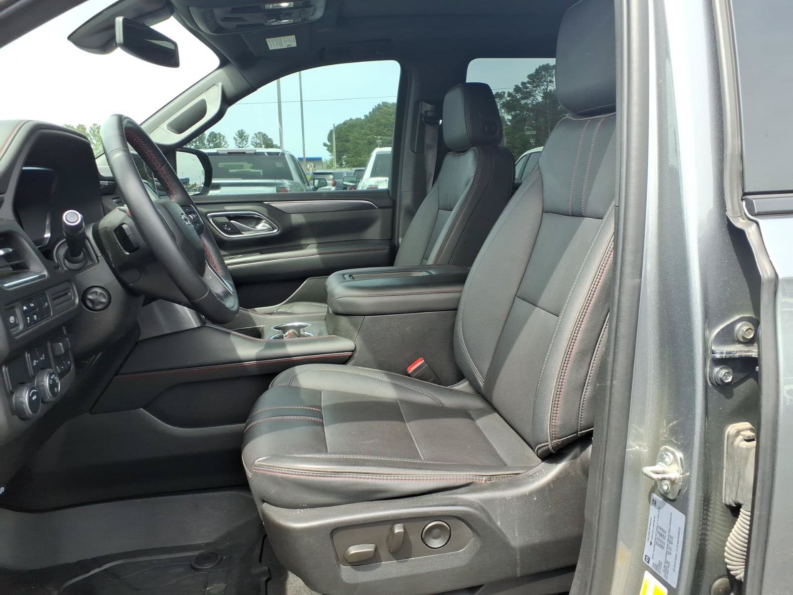 Used 2022 Chevrolet Tahoe RST w/ Luxury Package RWD image 20