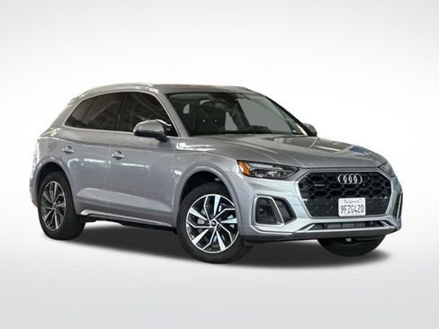Used 2023 Audi Q5 2.0T Premium w/ Convenience Package image 2
