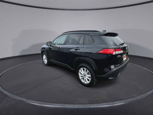 Used 2023 Toyota Corolla Cross LE image 6