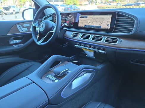 Certified 2026 Mercedes-Benz GLS 450 4MATIC image 19