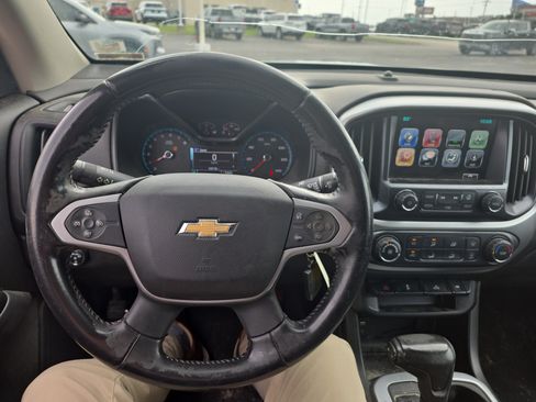 Used 2017 Chevrolet Colorado LT w/ LT Convenience Package RWD image 14