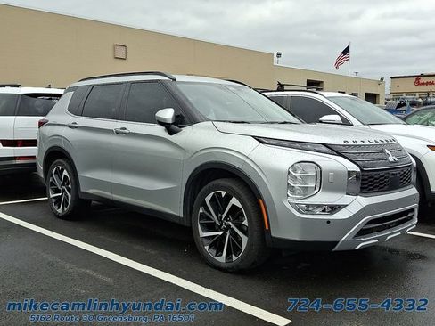 Used 2023 Mitsubishi Outlander SE AWD/4WD image 1