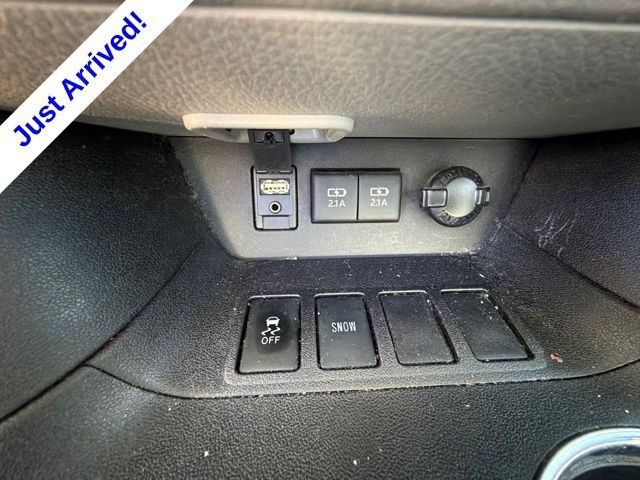 Used 2018 Toyota Highlander LE FWD image 37