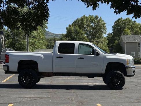 Used 2013 Chevrolet Silverado 2500 LT w/ Interior Plus Package AWD/4WD image 4