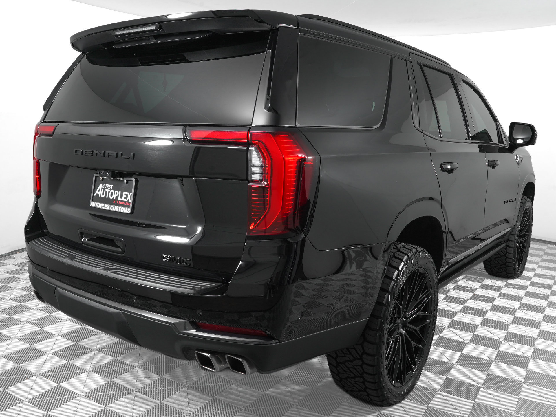 Used 2026 GMC Yukon Denali Ultimate AWD/4WD image 6