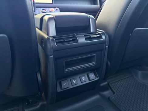 Used 2022 Land Rover Defender 110 X-Dynamic SE image 26